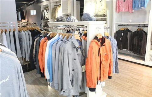 外套免費(fèi)送 樂(lè)山這家品牌服裝工廠店虧損大甩賣(mài) 全場(chǎng)10元起...搶瘋了